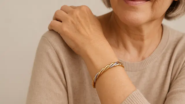 9 Model Gelang Emas Untuk Ibu-Ibu Arisan Terkini di 2025, Cocok untuk Segala Usia