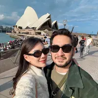 Syahnaz Sadiqah baru saja pulang liburan dari Australia bersama sang suami, selama di negeri Kangguru dia selalu membagikan keseruannya