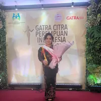 (c) Azarine Cosmetic