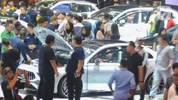 Pameran yang dilaksanakan oleh Gabungan Industri Kendaraan Bermotor Indonesia (Gaikindo) ini telah dibuka mulai Kamis, 10 Agustus 2023. (merdeka.com/Arie Basuki)