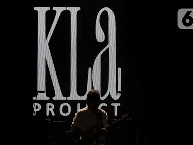 Grup musik Kla Project saat tampil dalam konser 36 tahun Kla Project di Istora Gelora Bung Karno, Senayan, Jakarta, Jumat (25/10/2024). (Liputan6.com/Herman Zakharia)