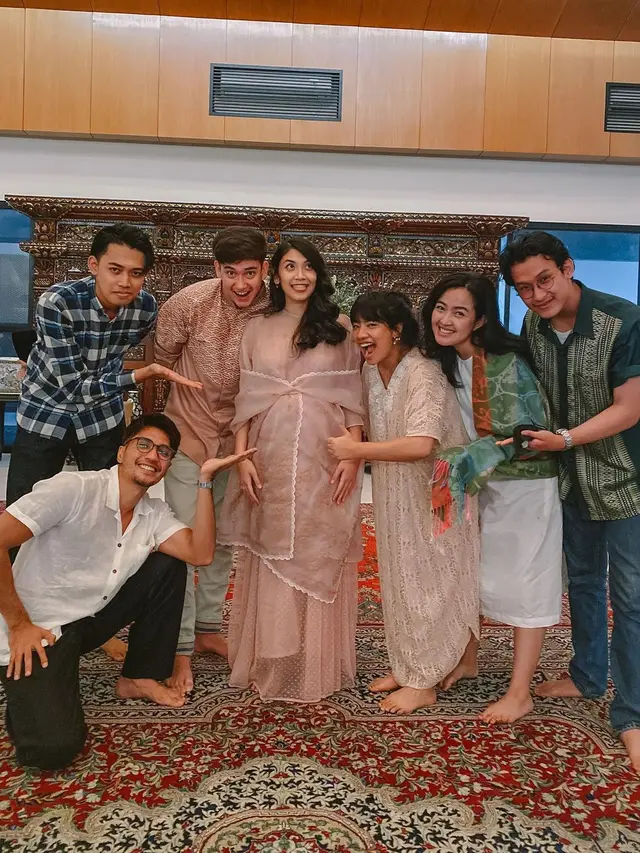 Syukuran Kehamilan Istri Adipati Dolken