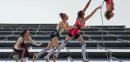 Intip bagaimana Adidas bikin pertunjukkan busana vertikal di gedung pencakar langit New York (@adidasoriginals)