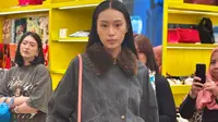 3 Barang Fesyen Wajib untuk Liburan Musim Dingin, OOTD Kece Tanpa Bikin Koper Penuh
