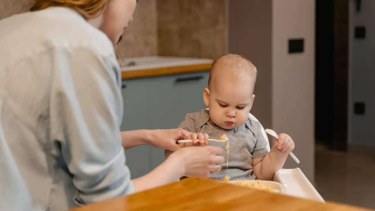 5 Penyebab Umum Anak Usia 1 Tahun Sulit Makan Beserta Cara Mengatasinya