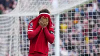 Pemain Liverpool, Curtis Jones, menyesali kegagalannya memanfaatkan peluang saat berhadapan dengan Crystal Palace pada lanjutan Liga Inggris 2023/2024, Minggu (14/4/2024) malam WIB.&nbsp;(AP Photo/Jon Super)