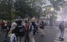 Demo di Depan DPRD Jabar Sore Ini, Massa Bakar Ban