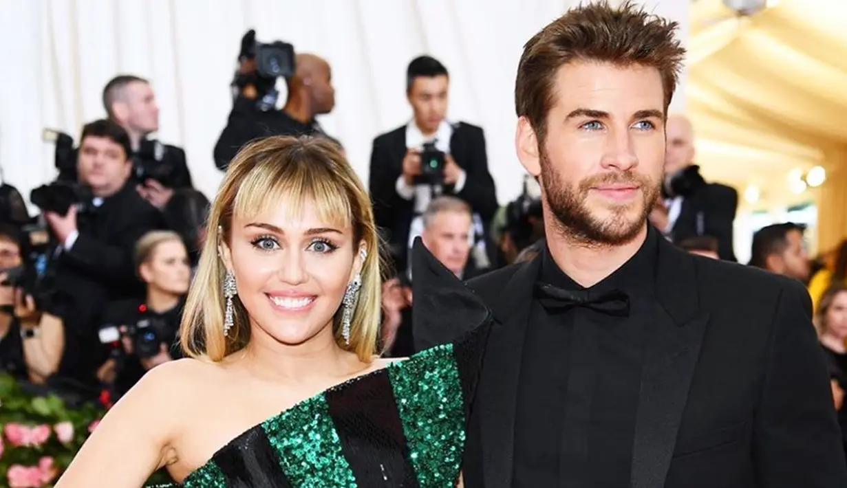 Miley Cyrus dan Liam Hemsworth akhirnya resmi menjadi pasangan suami istri pada 28 Desember 2018 lalu. (Liputan6.com/Instagram/@mileycyrus)