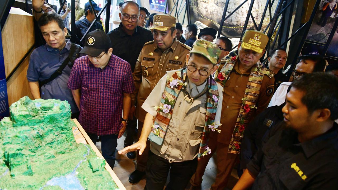 fadli zon kunjungi istana syekh yusuf