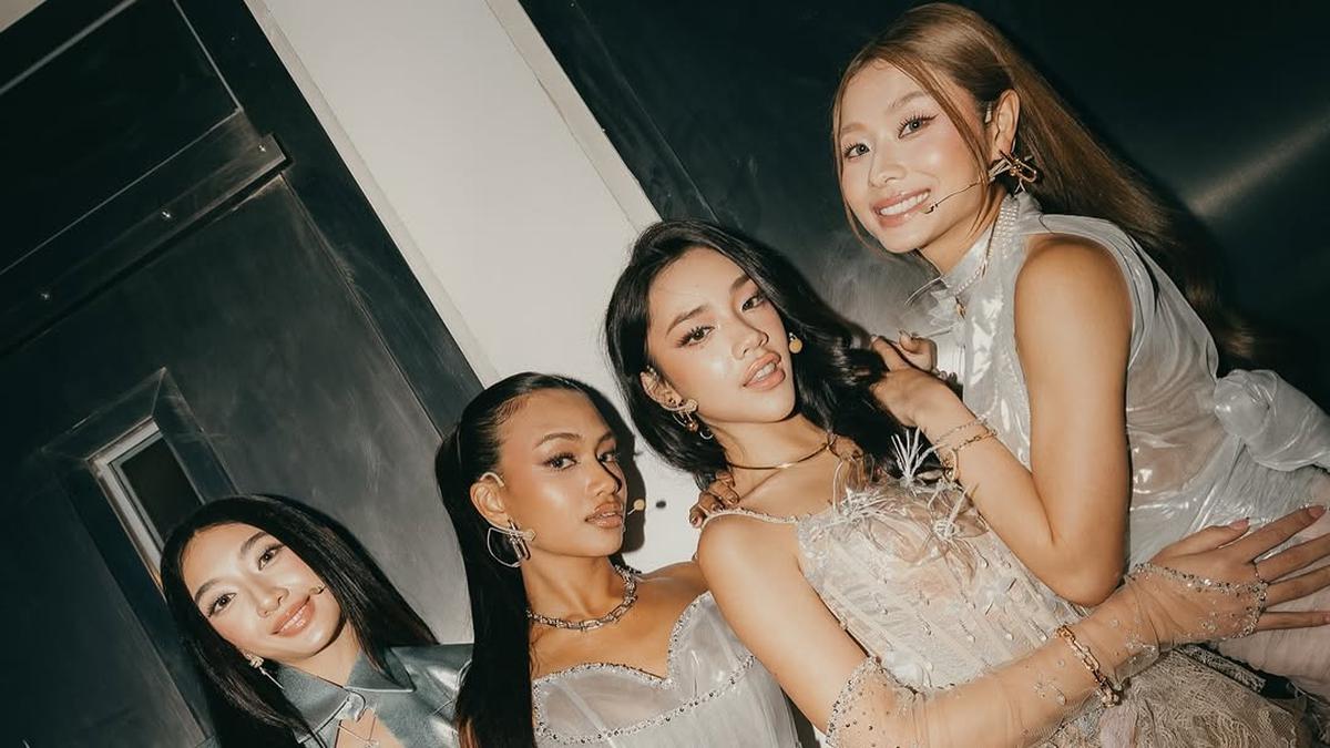 Gaya Futuristik nan Fierce No Na dalam Gaun Silver, Perdana Manggung di Indonesia