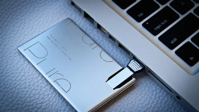 Kartu nama USB