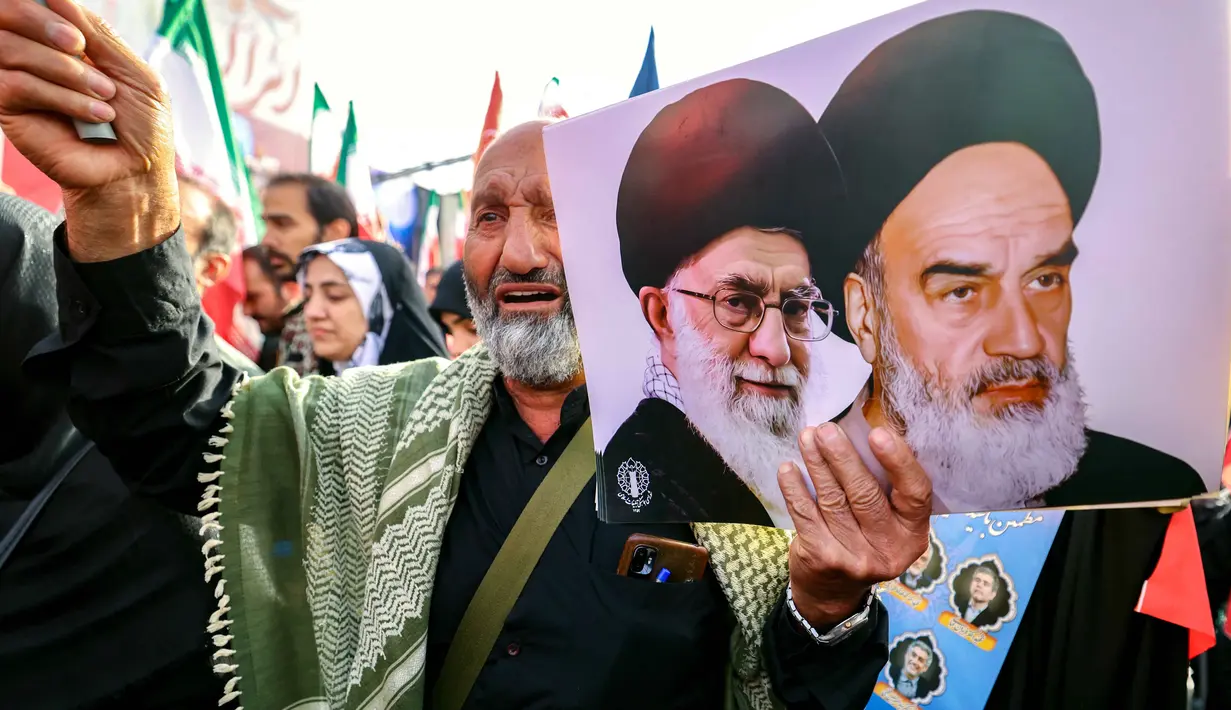 Untuk diketahui, menurut catatan kementerian kesehatan Teheran, serangan Israel di Iran menewaskan sedikitnya 627 warga sipil. (ATTA KENARE/AFP)