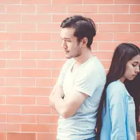 Ilustrasi perbedaan pria dan perempuan saat berbohong/copyright shutterstock