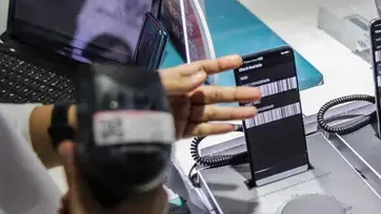 Berikut hal-hal yang harus diperhatikan ketika ingin membeli barang seperti HP, Komputer Genggam dan Tablet di dalam negeri: