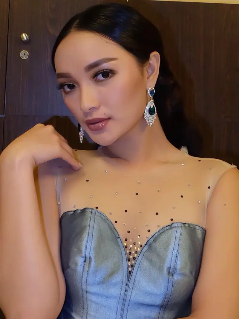 [Bintang] Zaskia Gotik