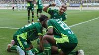 Pemain PSS Sleman merayakan kemenangan 3-0 atas PSIS Semarang pada duel pekan ke-27 Pegadaian Championship 2025/2026. Dalam duel yang berlangsung di Stadion Maguwoharjo, Sleman, Minggu (3/5/2026) sore WIB. (Doc PSS)