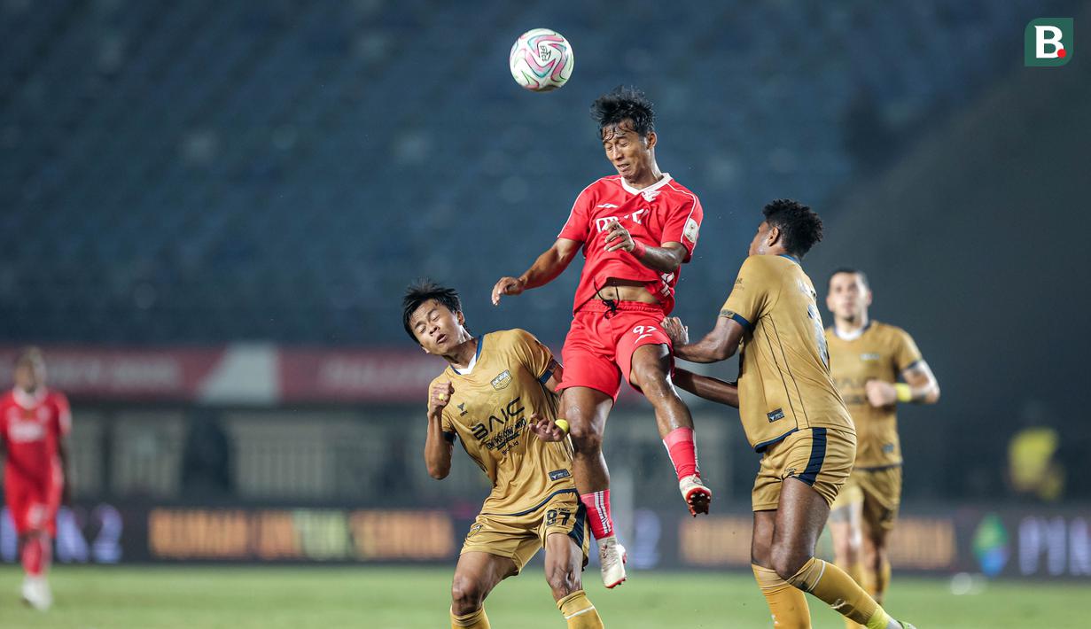 <p>Pemain Liga Indonesia All-Star,&nbsp;Mohammad Khanafi, duel udara dengan pemain Dewa United,&nbsp;Edo Febriansah, dalam perebutan tempat ketiga Piala Presiden 2025 di Stadion Si Jalak Harupat, Kabupaten Bandung, pada SPemain Liga Indonesia All-Star saat melawan Dewa United dalam perebutan tempat ketiga Piala Presiden 2025 di Stadion Si Jalak Harupat, Kabupaten Bandung, pada Sabtu (12/7/2025) malam WIB. (Bola.com/Bagas Lazuardi)abtu (12/7/2025) malam WIB. (Bola.com/Bagas Lazuardi)</p>