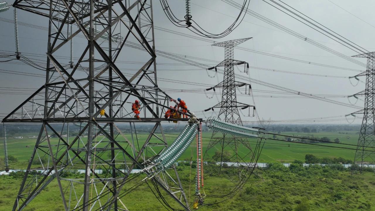 Usai Padam, PLN Sebut Pasokan Listrik Sumatra Mulai Pulih