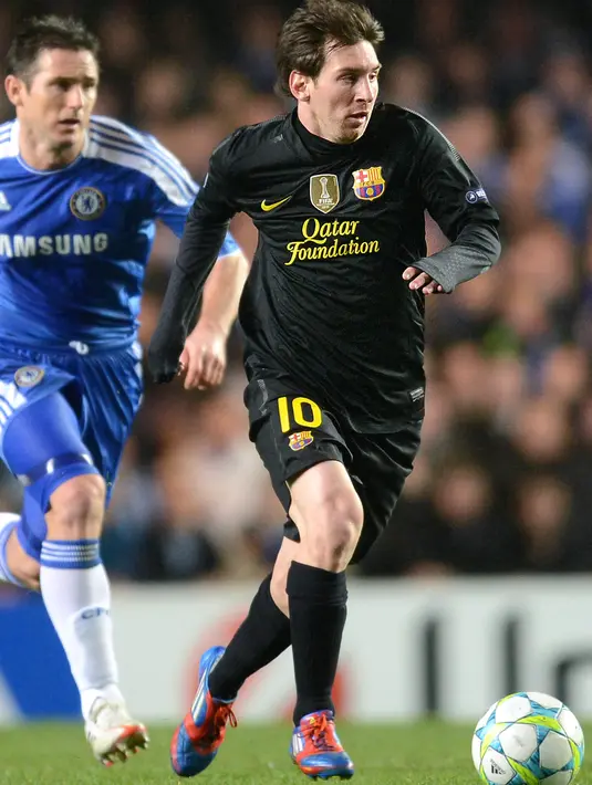 2. Lionel Messi sudah melakukan 29 kali percobaan tembakan selama melawan Chelsea tanpa satupun menghasilkan gol. (AFP/Adrian Dennis)