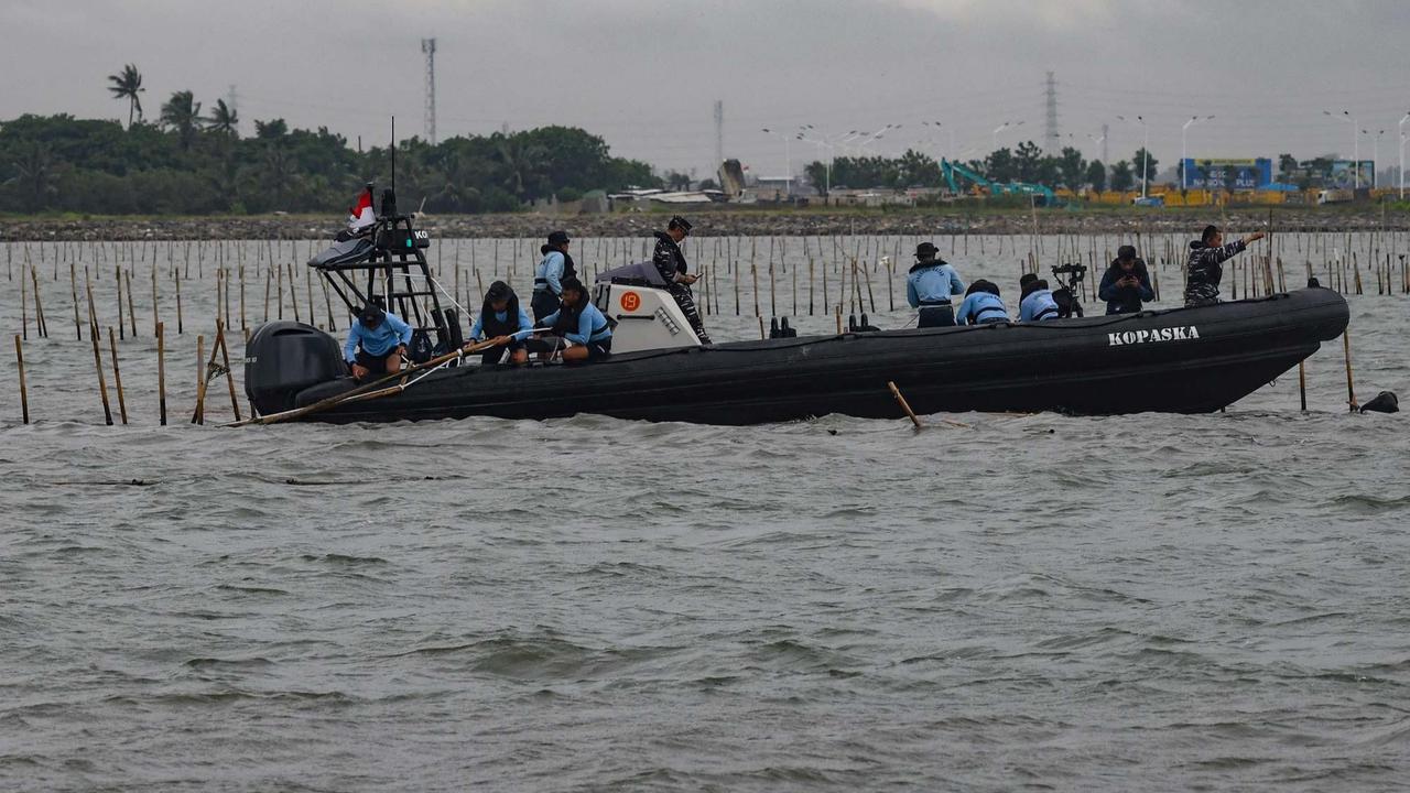 Aksi Ribuan Pasukan TNI AL dan Nelayan Bersatu Bongkar Pagar Laut Misterius di Tangerang