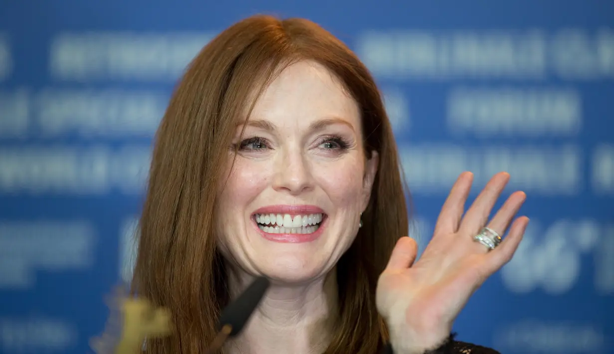 Sementara film terbaru Julianne Moore yang menceritakan tentang hak LGBT akan tayang di biosko-bioskop UK pada hari ini, 19 Februari 2016. (AFP/Bintang.com) Sumber: tv3.ie; nme.com