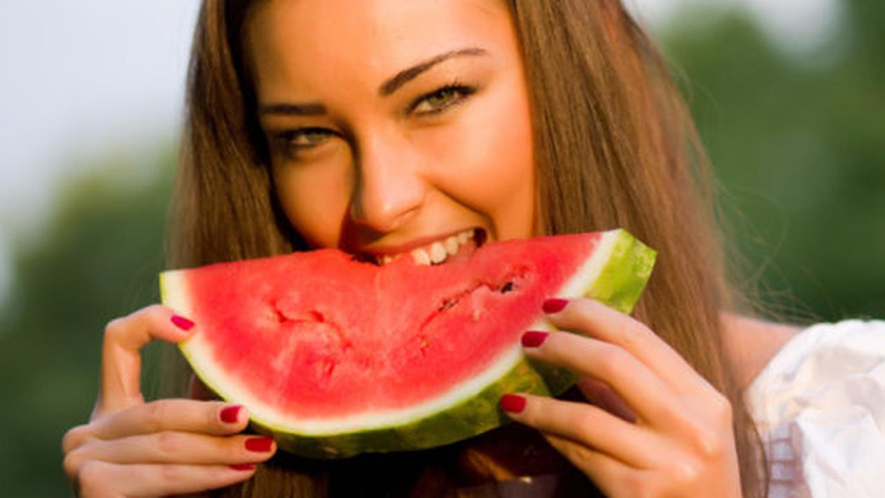 Pakai Cara Ini, Anda Pasti Beli Semangka Paling Manis dan Segar