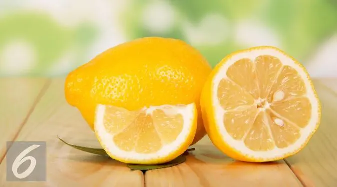 Kulit lemon adalah gudang Vitamin c oleh karena itu mereka dapat membantu untuk memberikan cahaya yang bagus untuk kulit. (foto: Istockphoto)