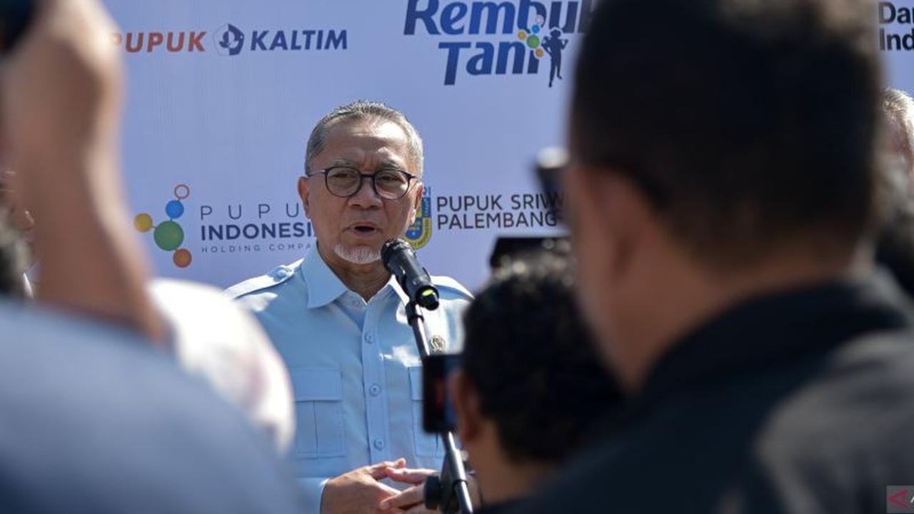 Menko Pangan Zulkifli Hasan Pastikan Pupuk Bersubsidi Tersedia untuk Petani Sulteng