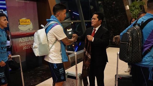 Ketum PSSI Erick Thohir Sambut Langsung Kedatangan Argentina