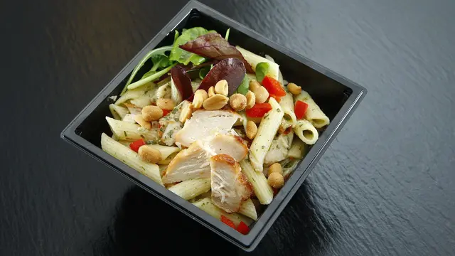 Ilustrasi Salad Pasta
