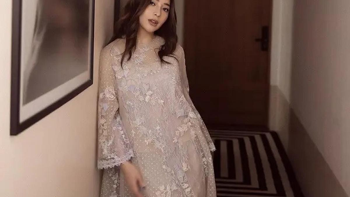 5 Model Gamis Plisket Kekinian dan Feminim, Sering Jadi Tren di Media Sosial