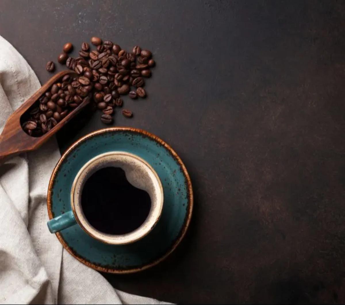 Menjaga asupan kopi perlu dilakukan dengan bijaksana. "Tingkatkan pemahaman Anda tentang efek samping kopi dan atur pola minum yang tepat," kata Dr. Sarah Lewis, seorang ahli gizi.