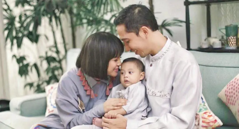 Andien bersama suami dan putranya. (Instagram)
