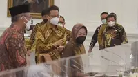 Menteri Kesehatan RI Budi Gunadi Sadikin saat mengikuti Rapat Terbatas Penanganan Gangguan Tumbuh Kembang Anak (Stunting) Melalui Sistem Pemerintahan Berbasis Elektronik (SPBE) di Istana Merdeka Jakarta pada Senin, 2 Januari 2023. (Dok Humas Sekretariat Kabinet RI)