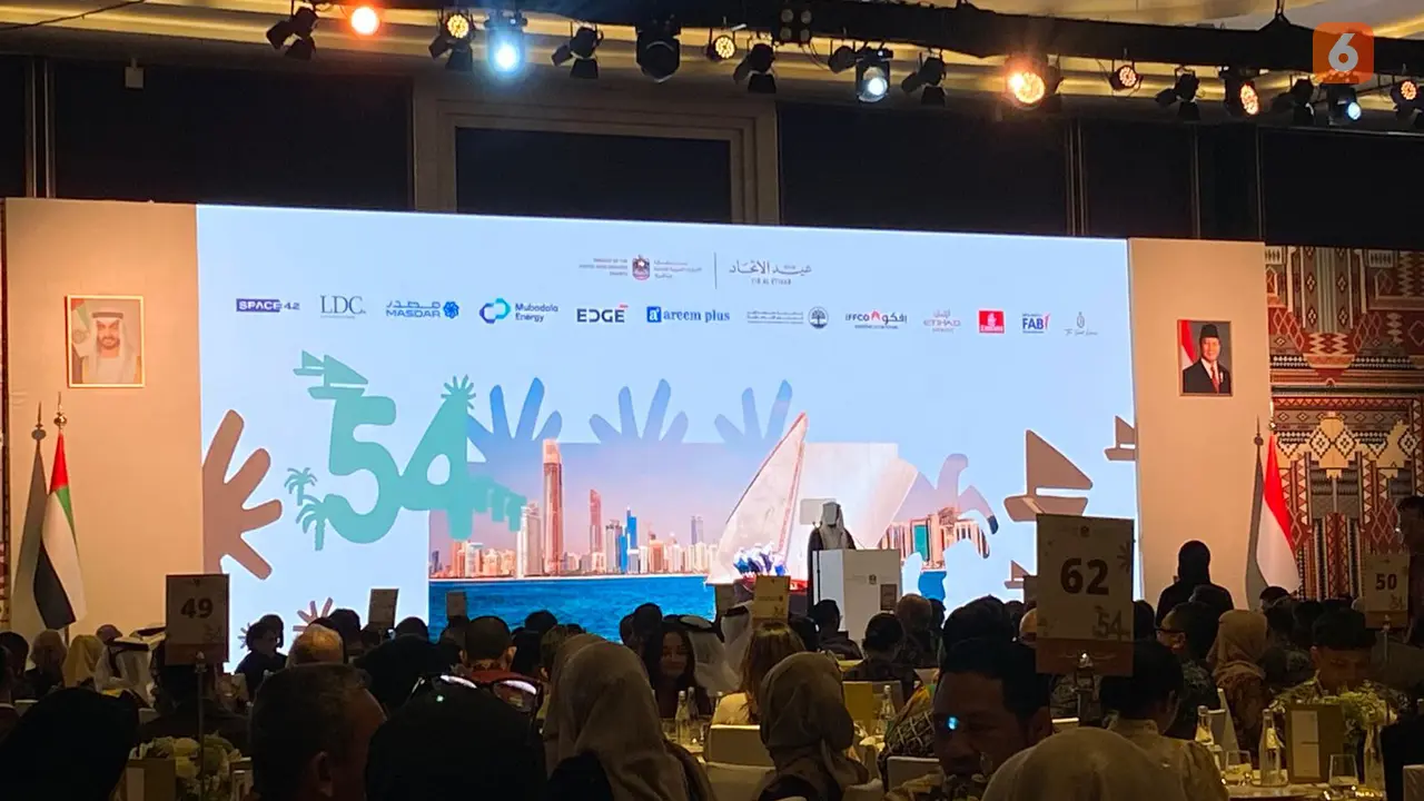 Duta Besar Uni Emirat Arab untuk RI Abdulla Salem AlDhaheri menyampaikan pidato pada perayaan Hari National ke-54 UEA.