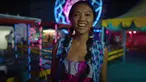 Model Anya Zen putri dari Ratih Sanggarwati yang juga dikenal sebagai kekasih Jerome Kurnia saat tampil di video lineup Synchronize Festival 2022. (Foto: YouTube/demajorsTV)