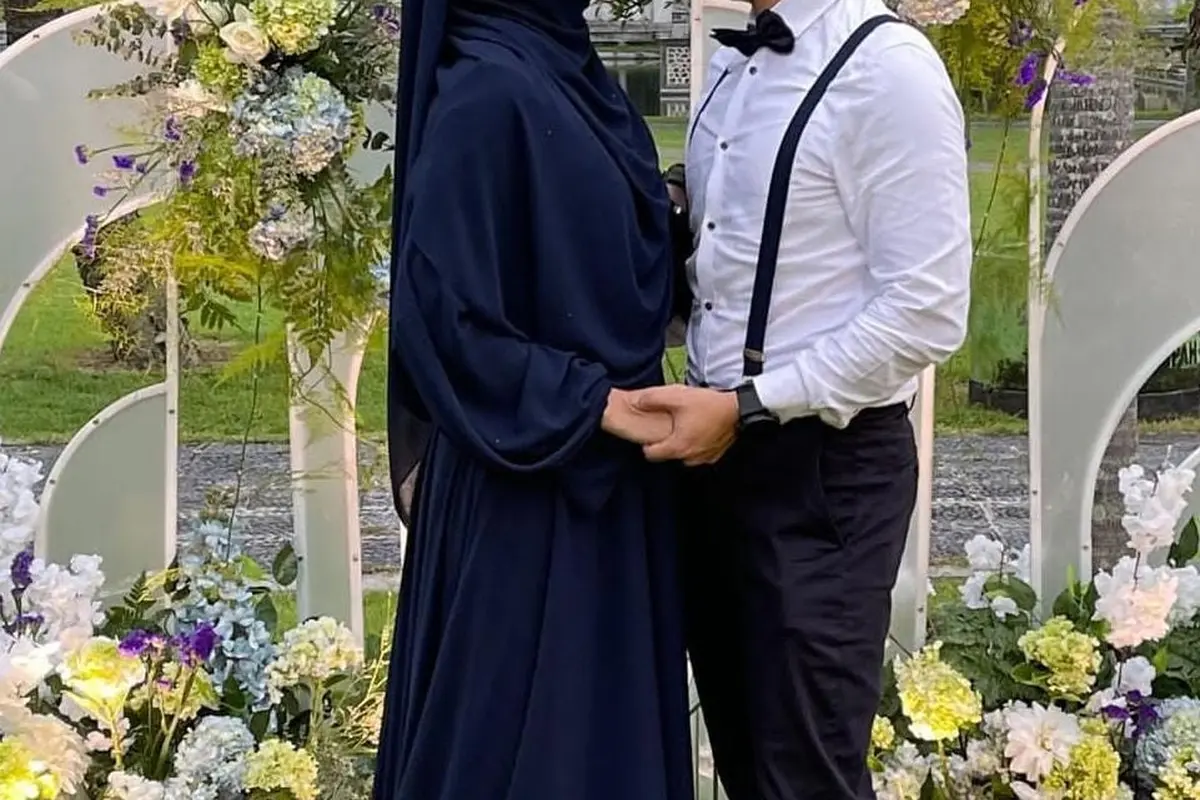Potret mesra Dhini Aminarti dan Dimas Seto
