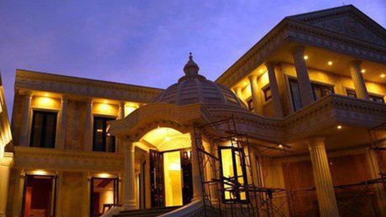 <b>3. Rumah bak Istana Anang dan Ashanty</b><br>