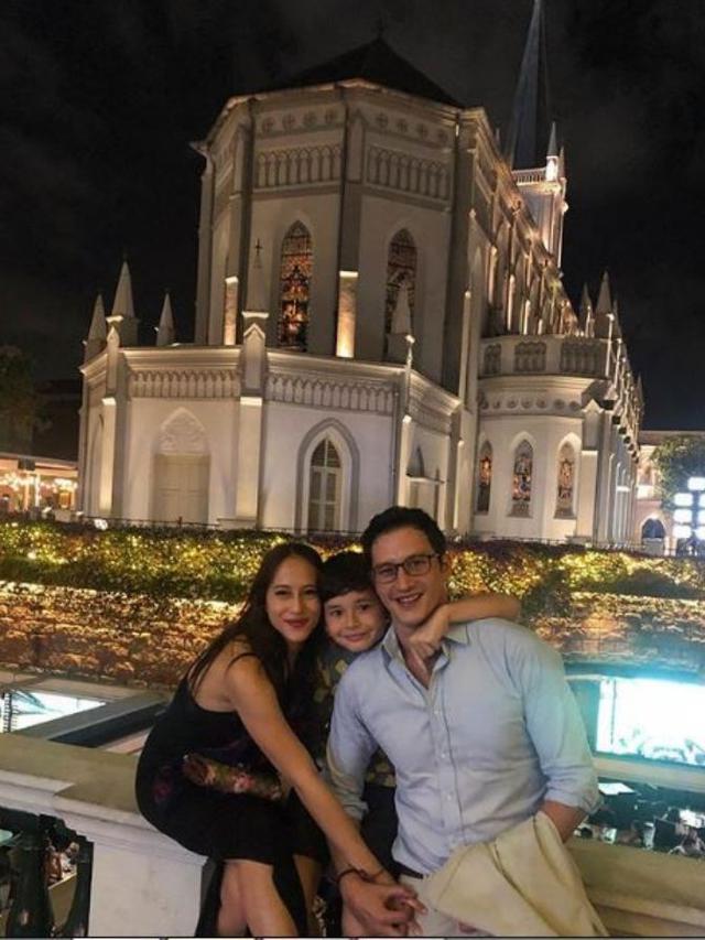 Akrabnya Kekasih Mike Lewis dengan Kenzou (Foto: Instagram/@mike_lewis)