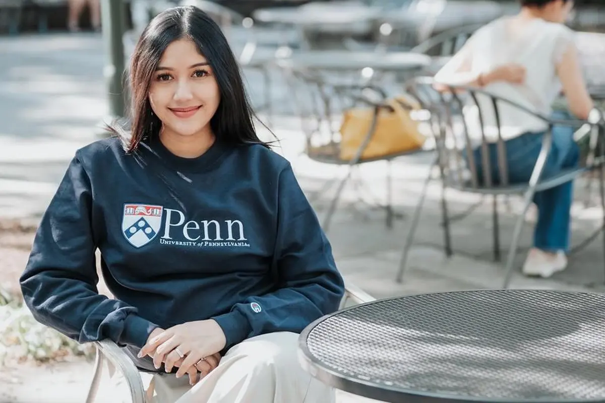 Potret Terbaru Erina Gudono Tampil Flawless dengan Bare Face Khas Mahasiswa Jelang Melahirkan