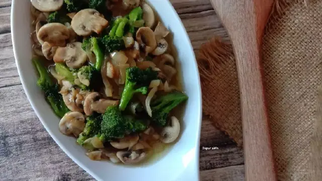 resep praktis cah brokoli jamur kancing dari @retnoadiesty yang dibagikan melalui Cookpad.