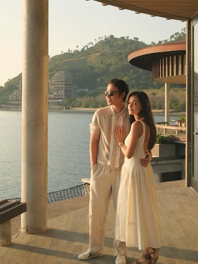 Amanda Rawles saat Mini Moon di Labuan Bajo Bersama Suami. [@amandarawles]