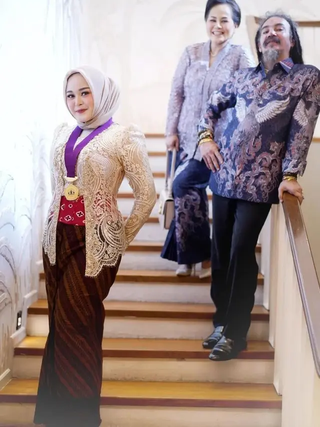6 Potret Limbad Dampingi Anak Wisuda Jadi Sarjana Kedokteran, Bakal Lanjut S2
