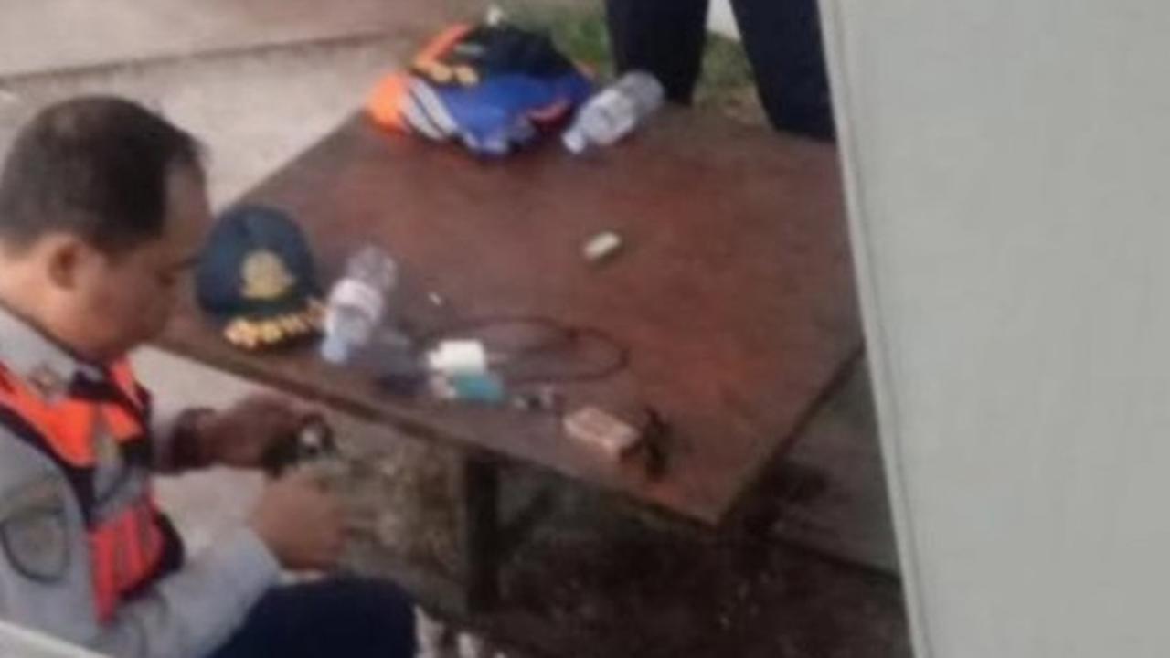 Petugas Dishub Ketahuan Berjaga di Pos Pemantau Truk Sambil Game Online, Begini Nasibnya Sekarang