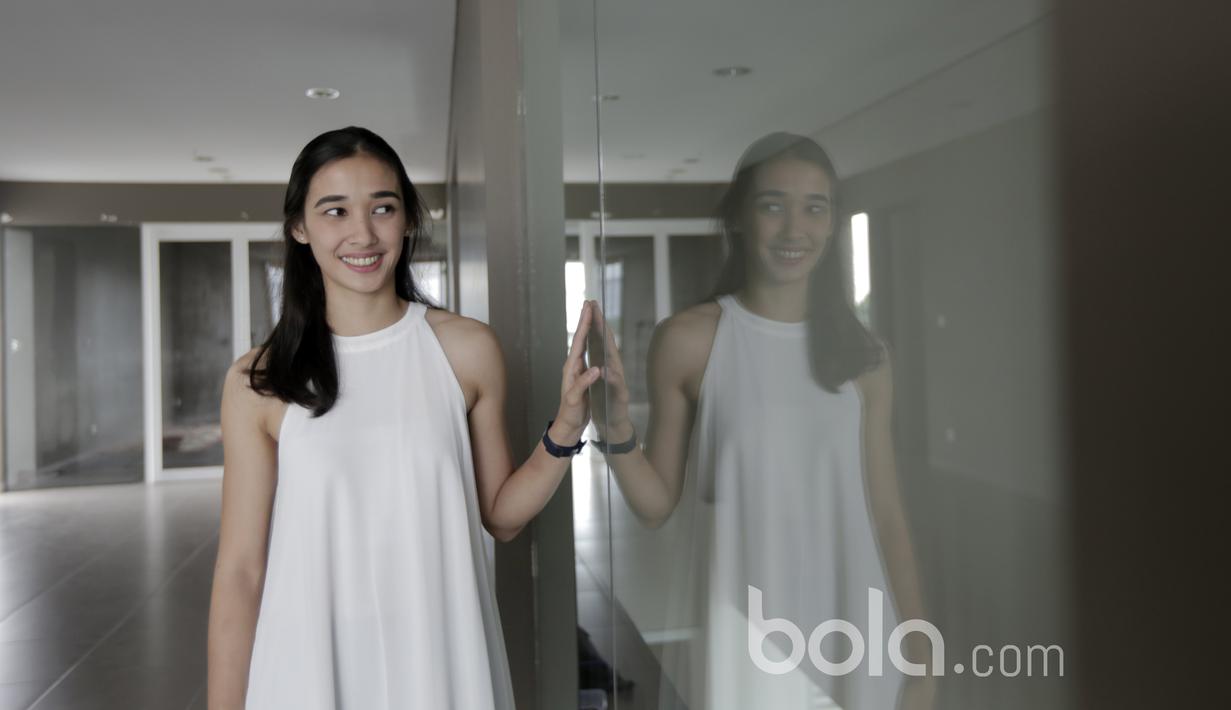 Hele berposisi sebagai Shooting Guard di tim Merpati Bali Basketball, Hele juga sangat mengidolai pebasket Golden State Warriors Stephen Curry. (Bola.comNicklas Hanoatubun)