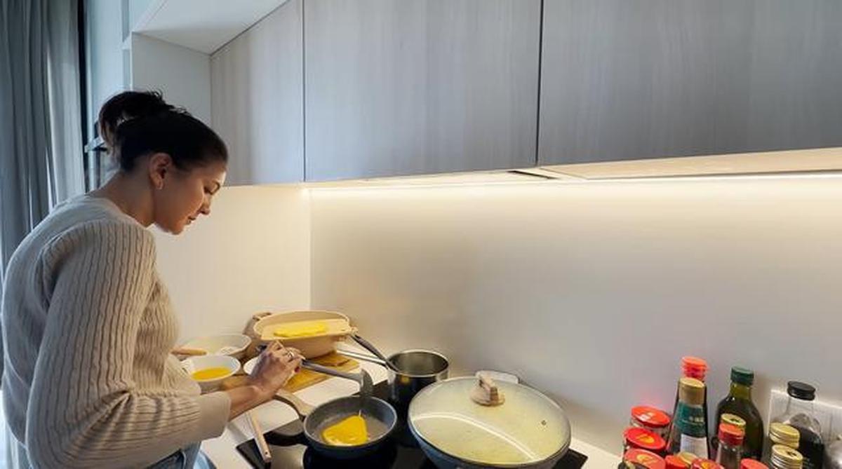 6 Potret Dapur Apartemen Anak Darius Sinathrya dan Donna Agnesia di Portugal, Desain Modern