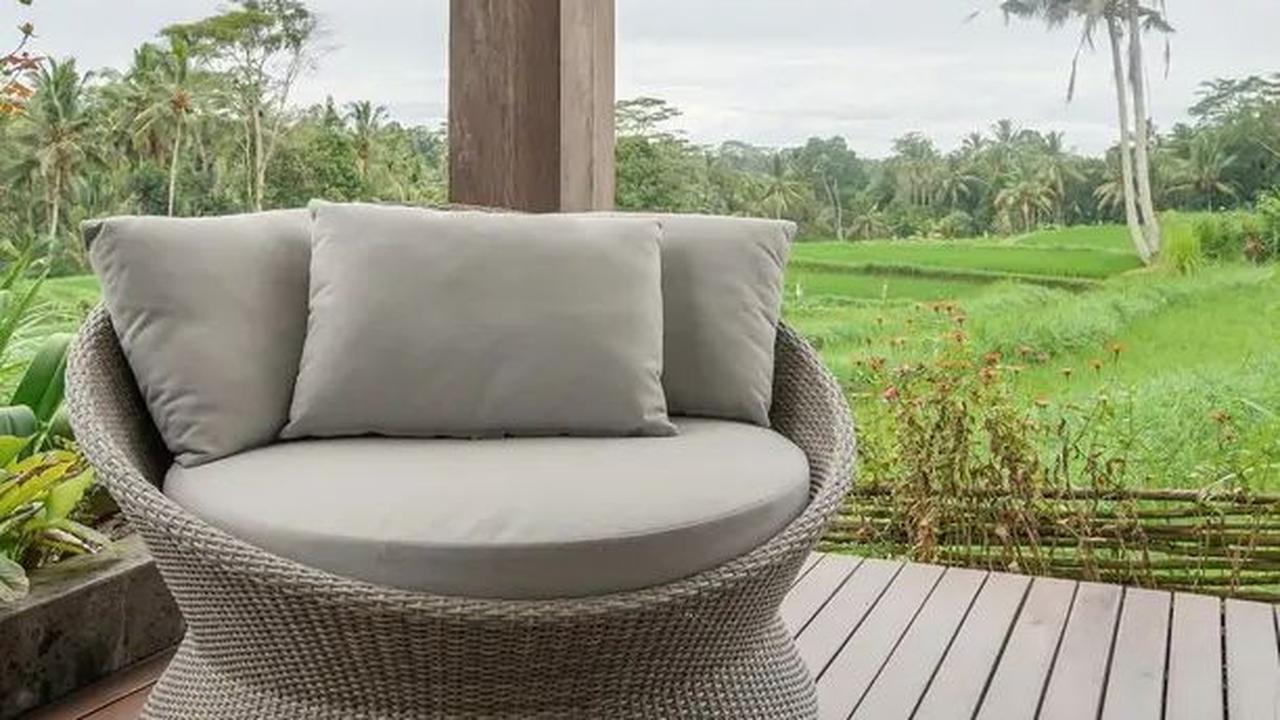 Titi Kamal menyebut bahwa rumahnya di Bali tidak disewakan kepada publik. Rumah ini dirancang untuk keluarga dan menjadi tempat pribadi bagi mereka untuk bersantai dan berkumpul.