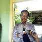 Sri Sultan HB X selaku Gubernur DIY menanggapi kasus penyerangan sesama pelajar yang menewaskan satu siswa SMA Muhammadiyah 1. (Liputan6.com/Yanuar H)