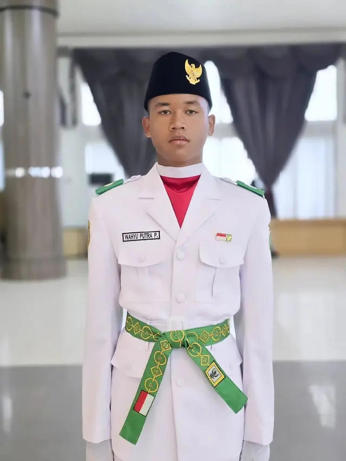 Potret Keponakan Fitri Carlina Jadi Anggota Paskibraka Kutai Timur, Tampil Gagah dengan Seragam Serba Putih