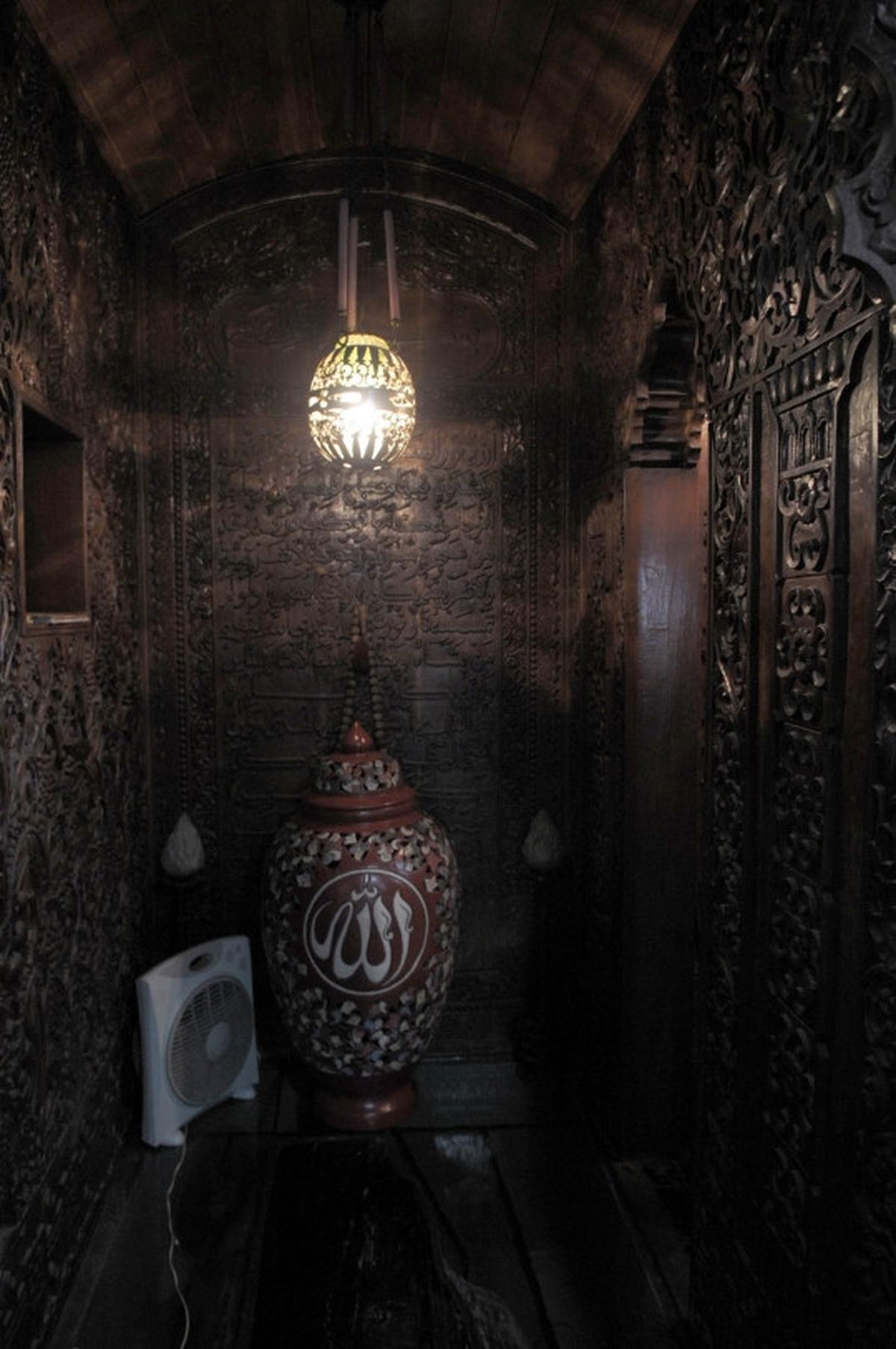 Keunikan Masjid Perahu di sudut sempit Ibu Kota